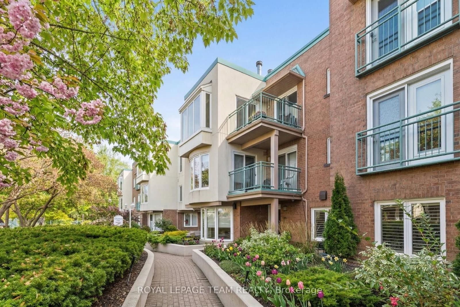 202D - 1 Columbus Avenue, Ottawa, ON