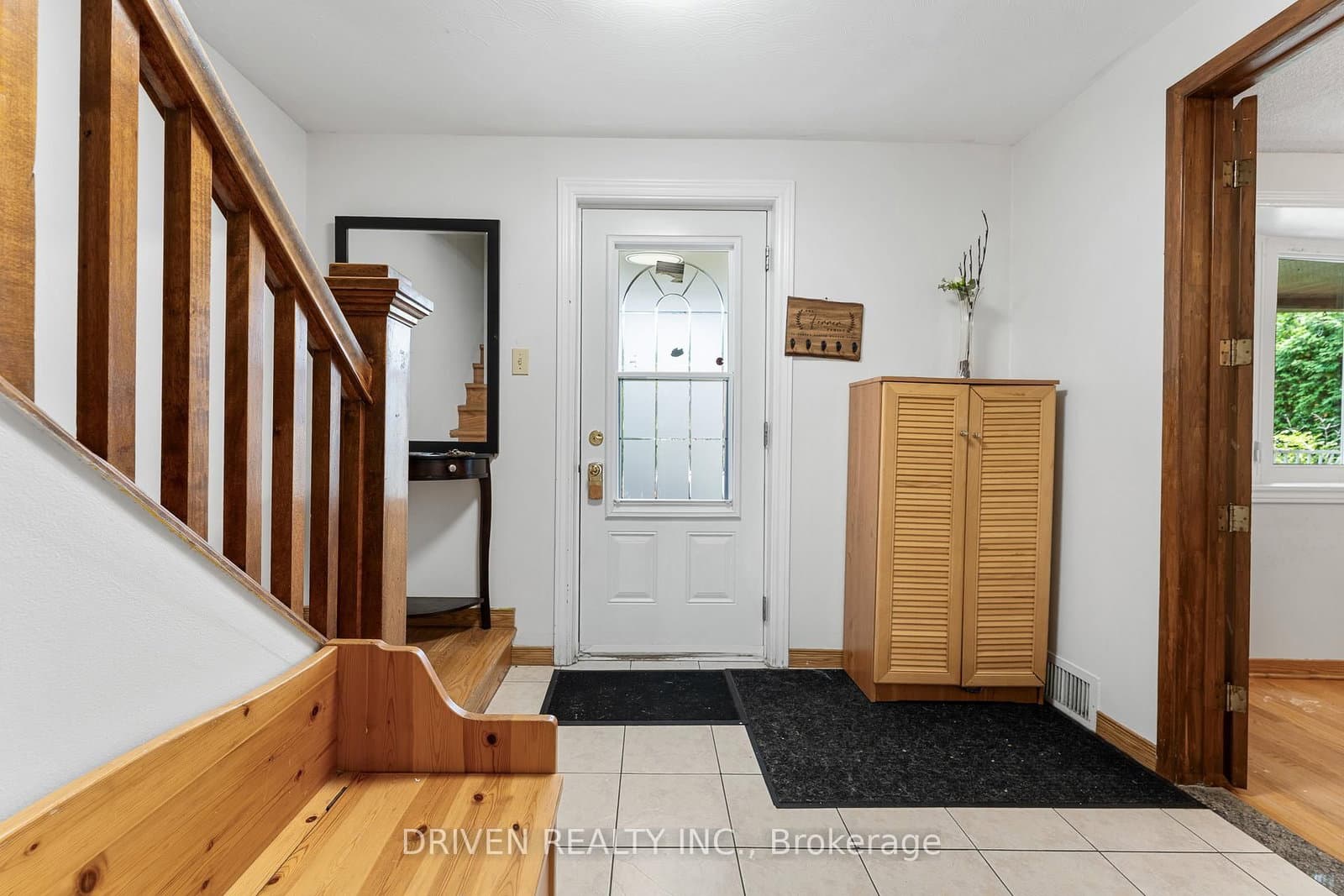 876 Pinecrest Road, Ottawa, ON — photo 2