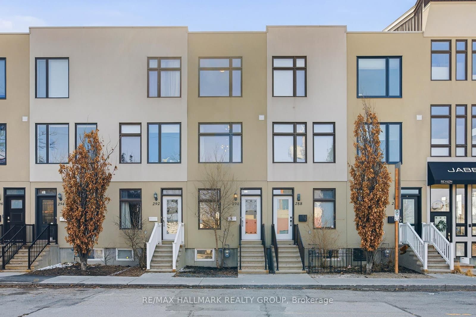 290 Cambridge Street, Ottawa, ON