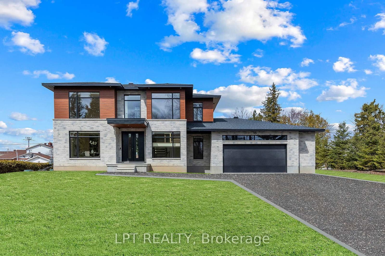 15 Briggs Avenue, Ottawa, ON — photo 2