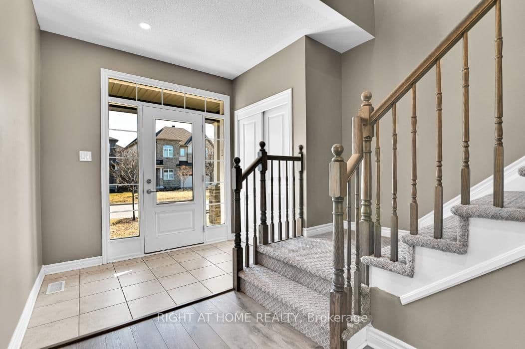 213 Esturgeon Street, Ottawa, ON — photo 2