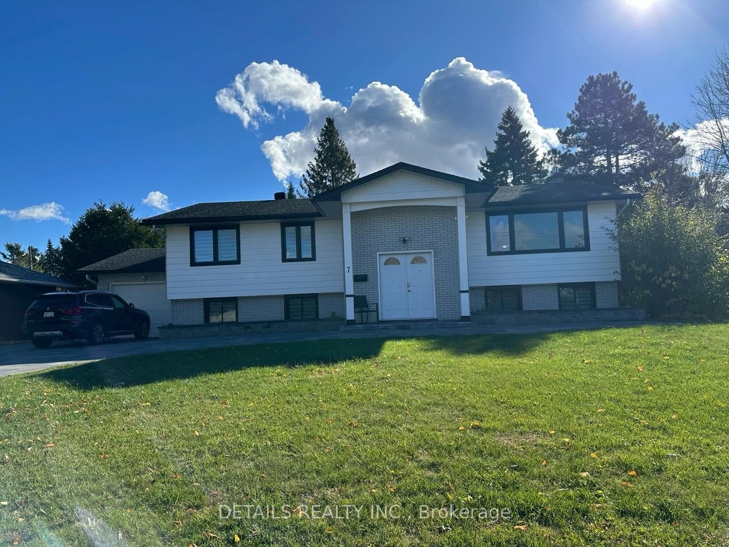 7 Kerry Crescent, Ottawa, ON