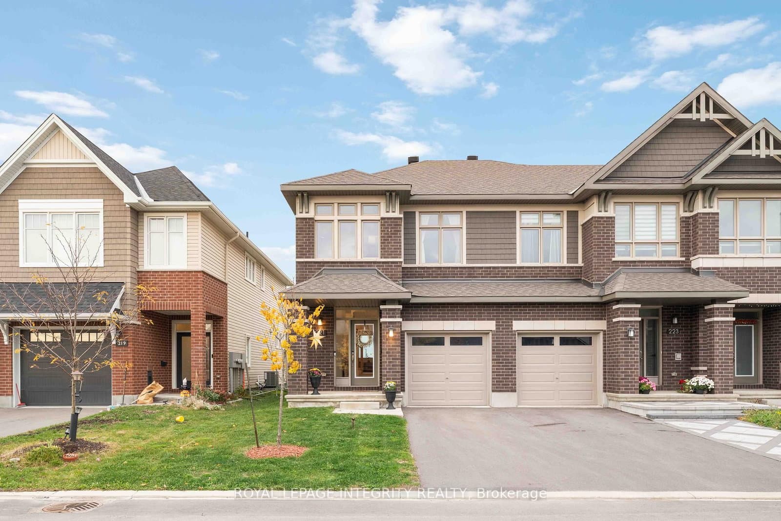 221 Finsbury Avenue, Ottawa, ON