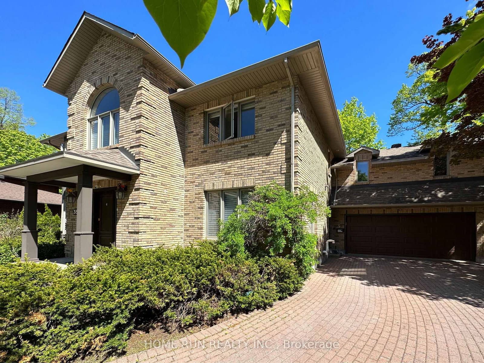 35 BLUE HERON Court, Ottawa, ON — photo 2