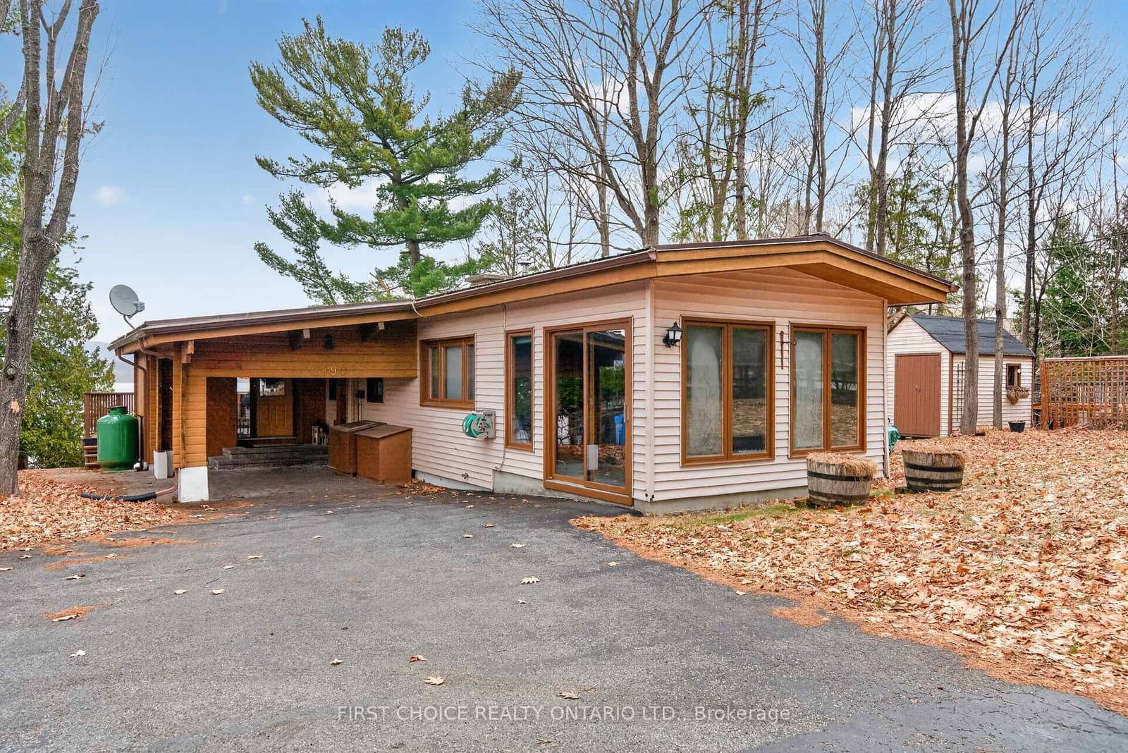 2890 Barlow Crescent, Ottawa, ON