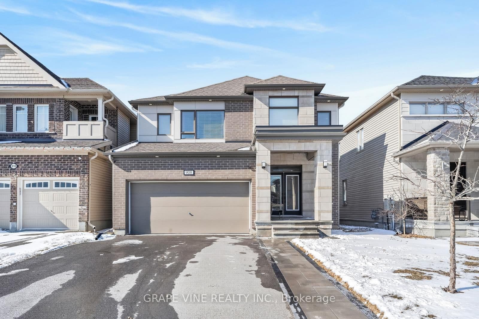908 Pedigree Street, Stittsville, ON
