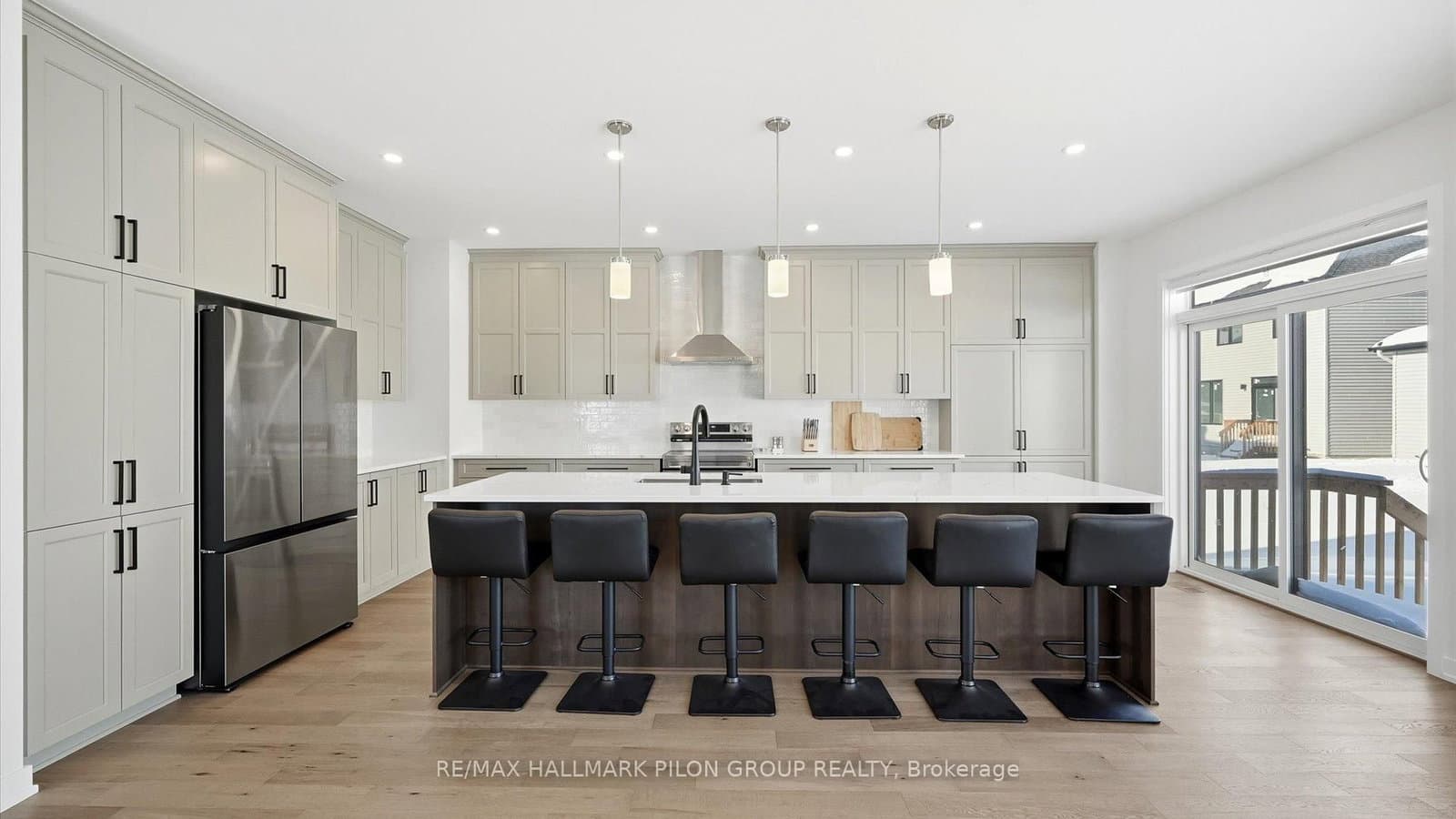 272 Cornice Street, Orleans, ON — photo 2