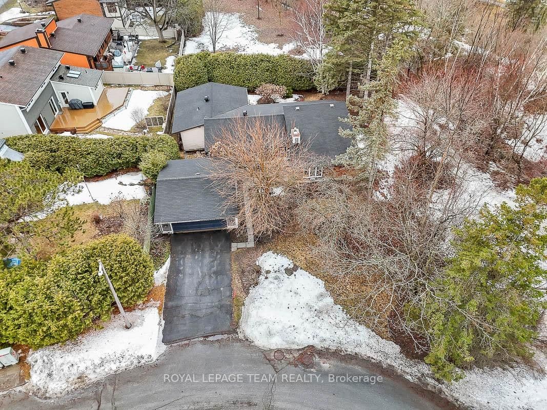 26 Amundsen Crescent, Ottawa, ON — photo 2