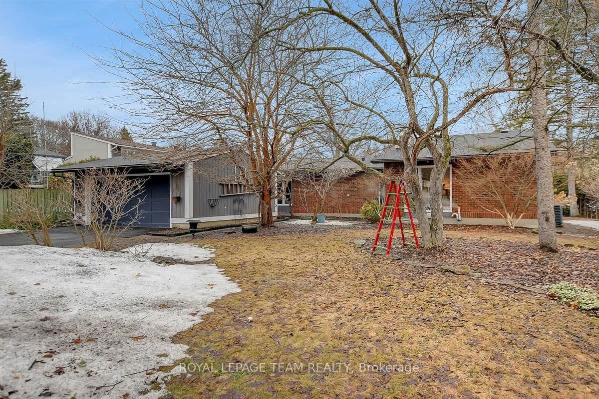 26 Amundsen Crescent, Ottawa, ON — photo 3