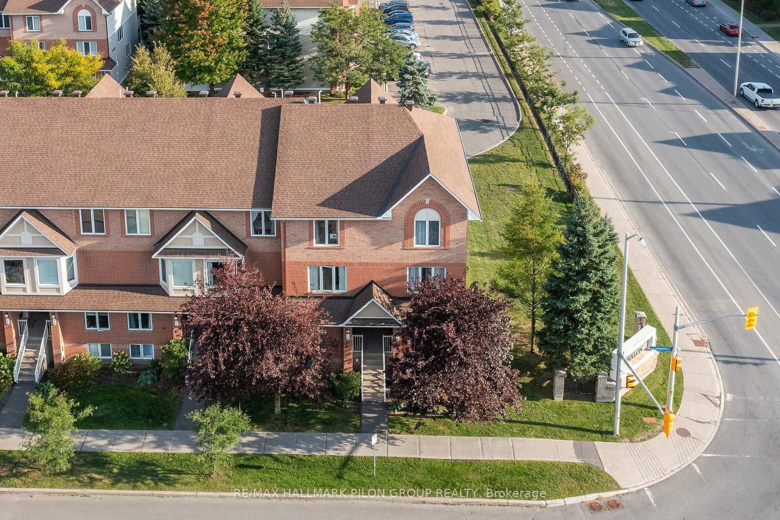 10 Lakepointe Drive, Orleans, ON