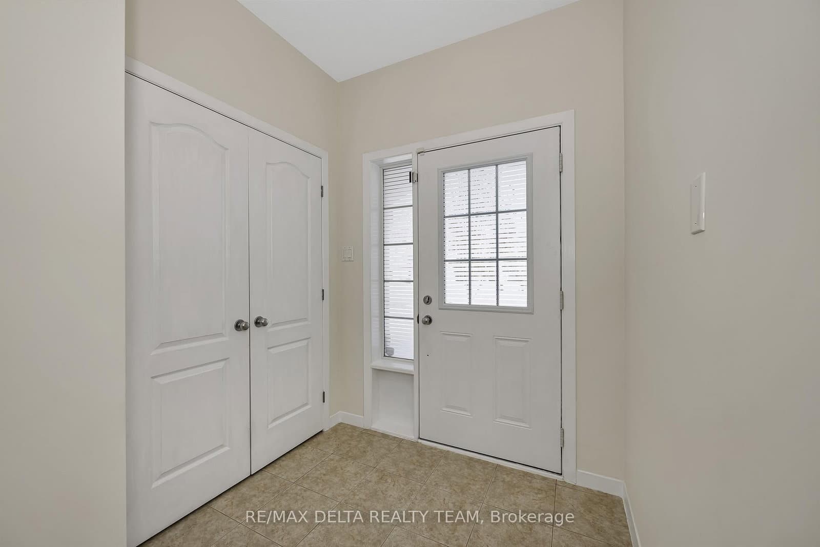 1889 Montmere Avenue, Ottawa, ON — photo 3