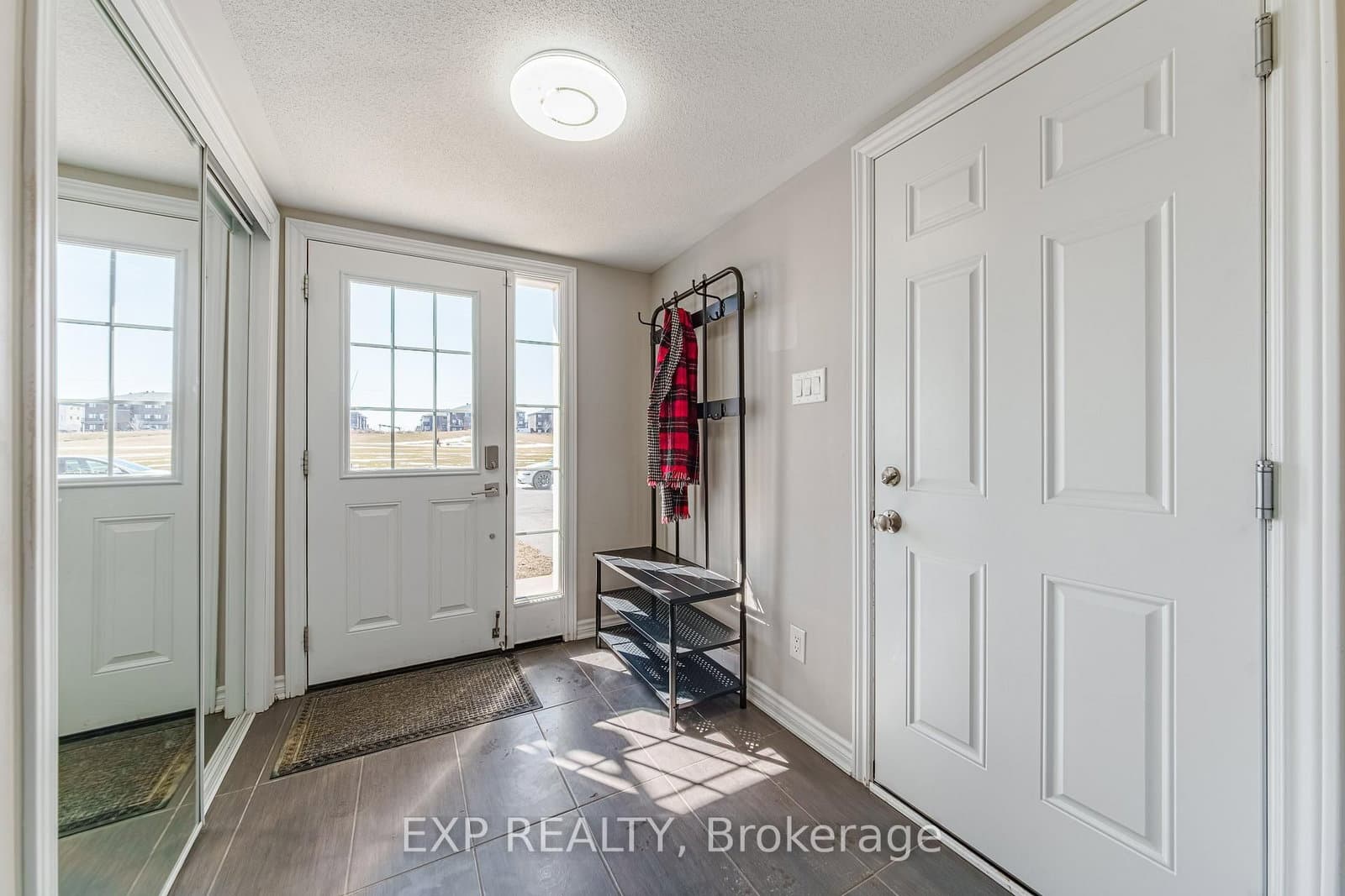 523 Ensatina Crescent, Ottawa, ON — photo 3