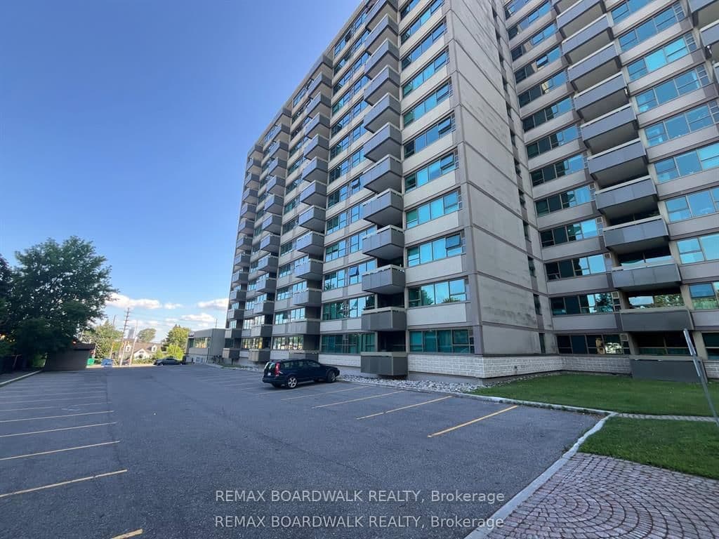 403 - 555 Brittany Drive, Ottawa, ON