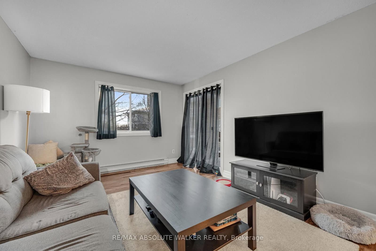 318 - 250 Brittany Drive, Ottawa, ON — photo 3