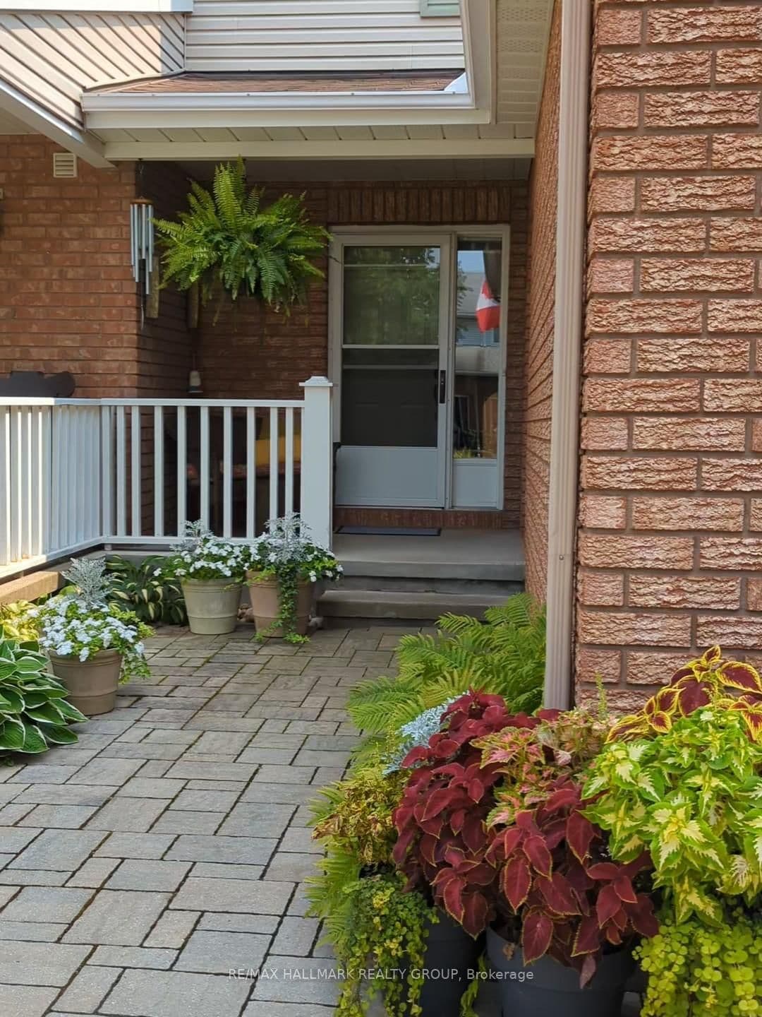 155 Markland Crescent, Ottawa, ON — photo 2