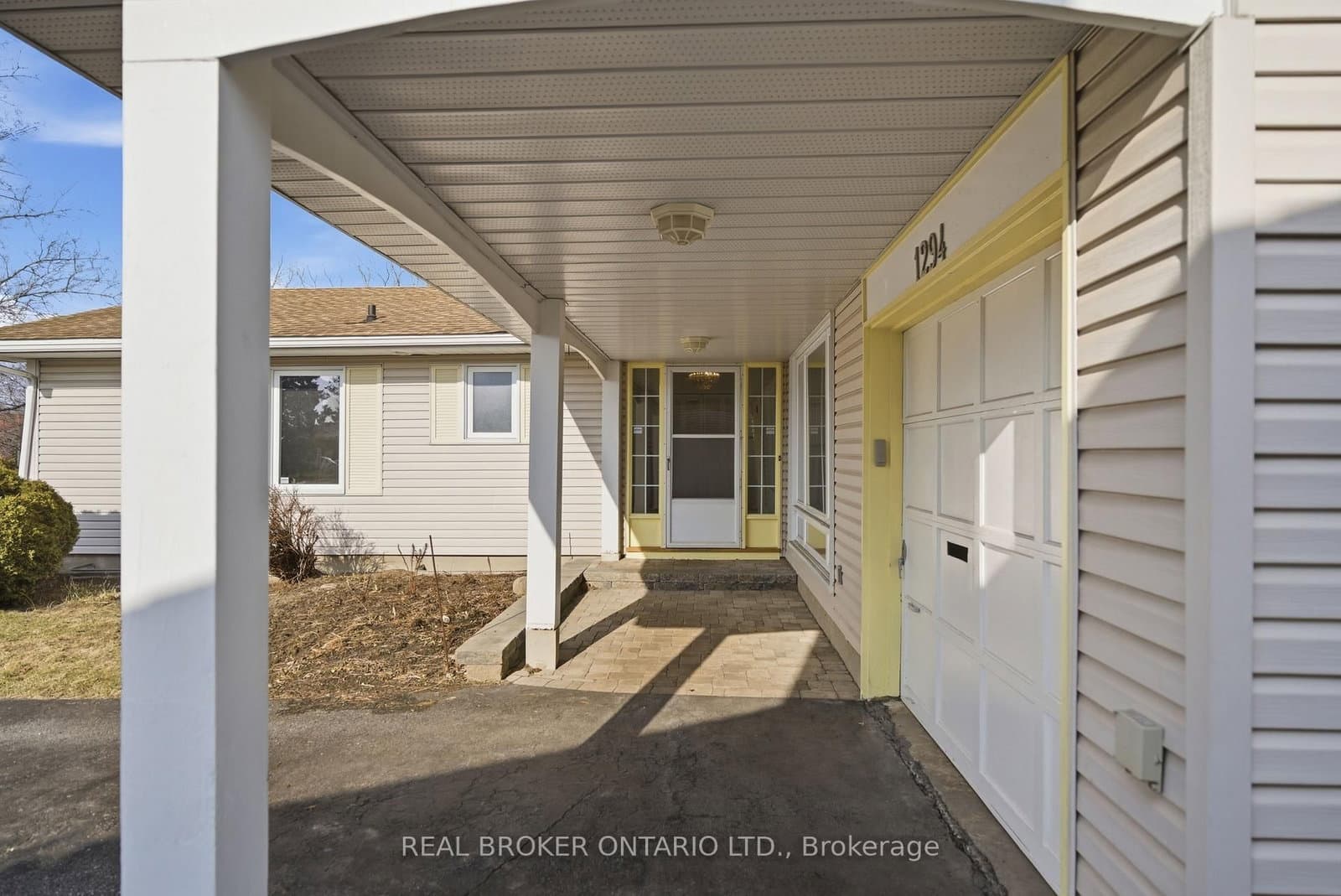 1294 Fernwood Drive, Ottawa, ON — photo 2