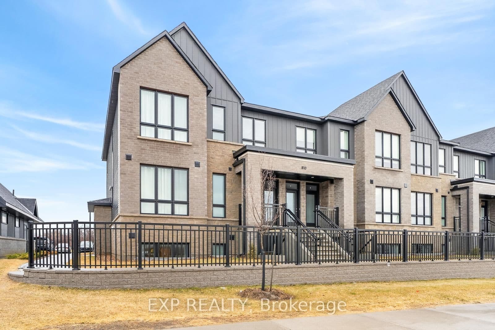 D - 810 Roger Griffiths Avenue, Kanata, ON