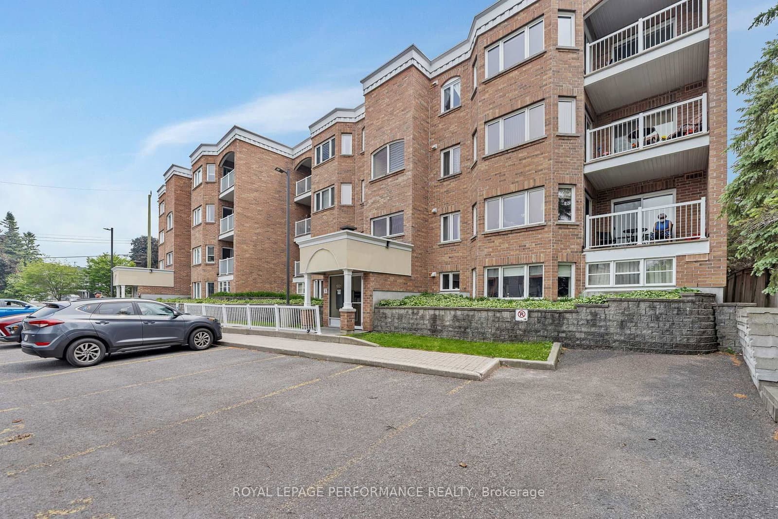 203 - 1921 St Joseph Boulevard, Ottawa, ON
