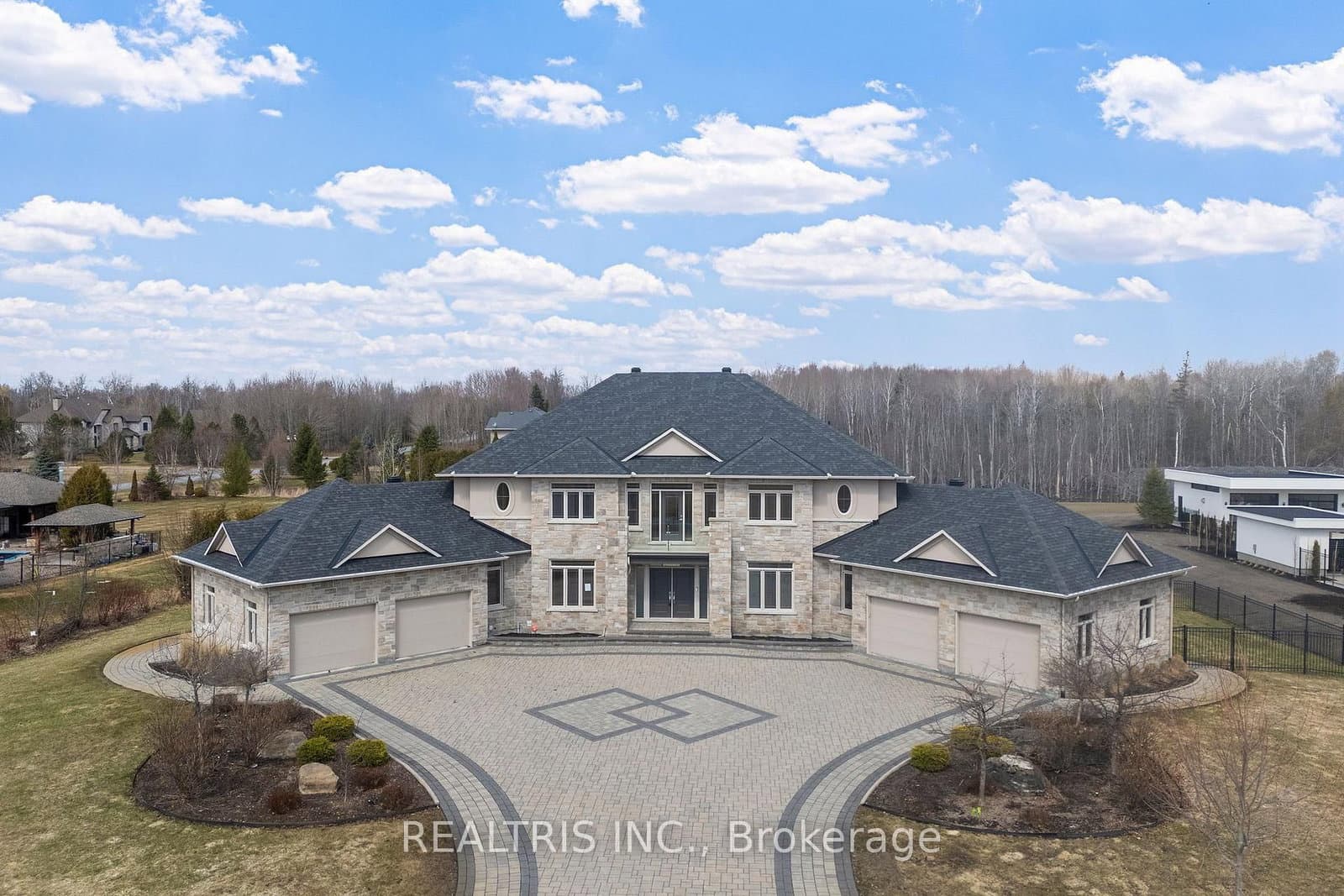 5813 Red Castle Ridge, Ottawa, ON — photo 2