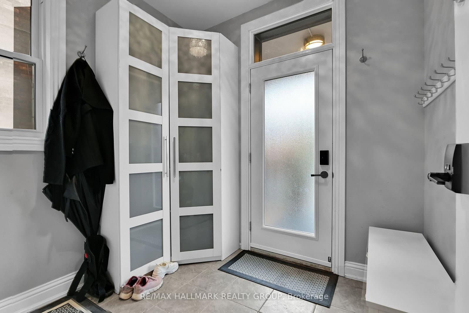 212 Flora Street, Ottawa, ON — photo 2