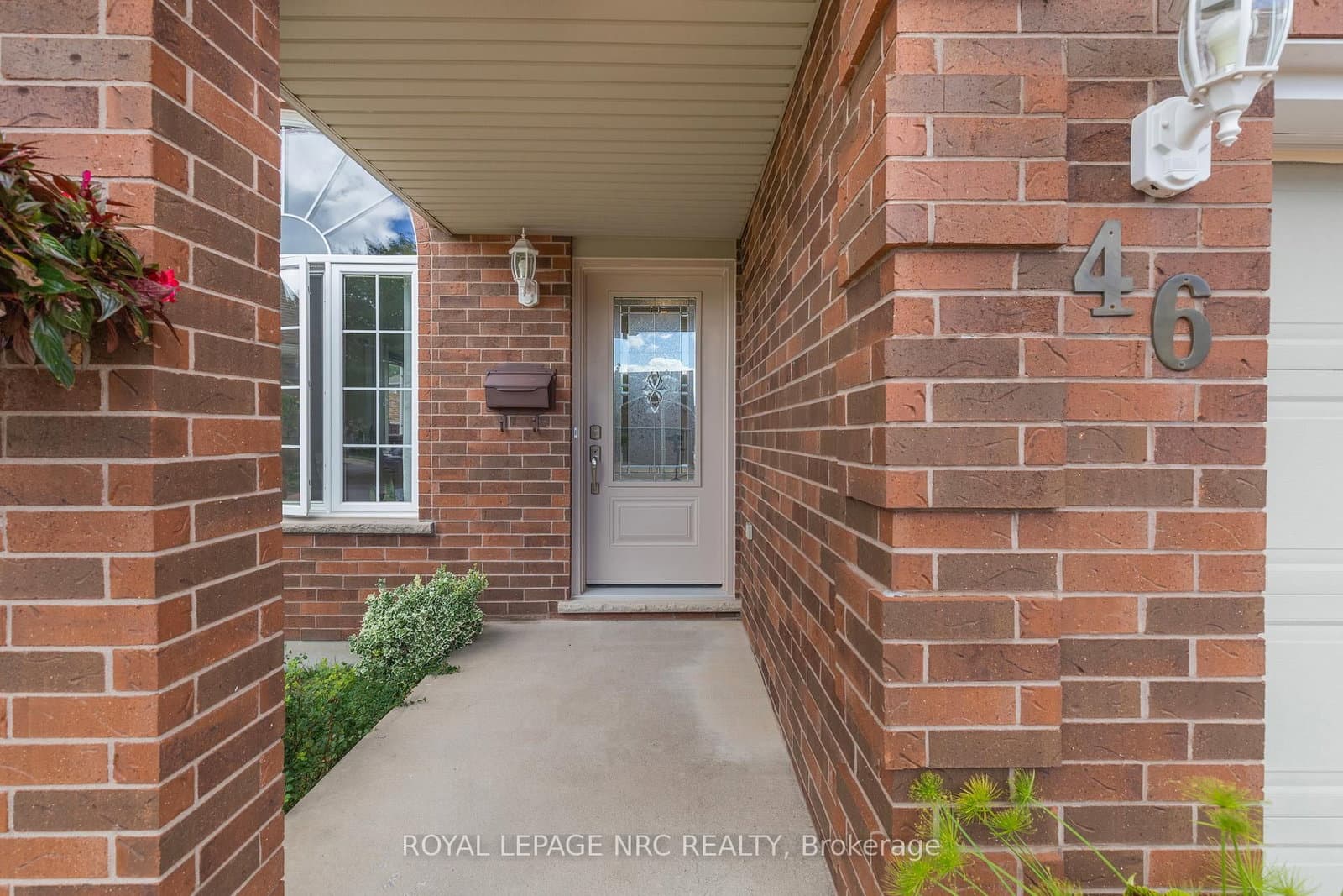 46 Foxhill Crescent, St. Catharines, ON — photo 3