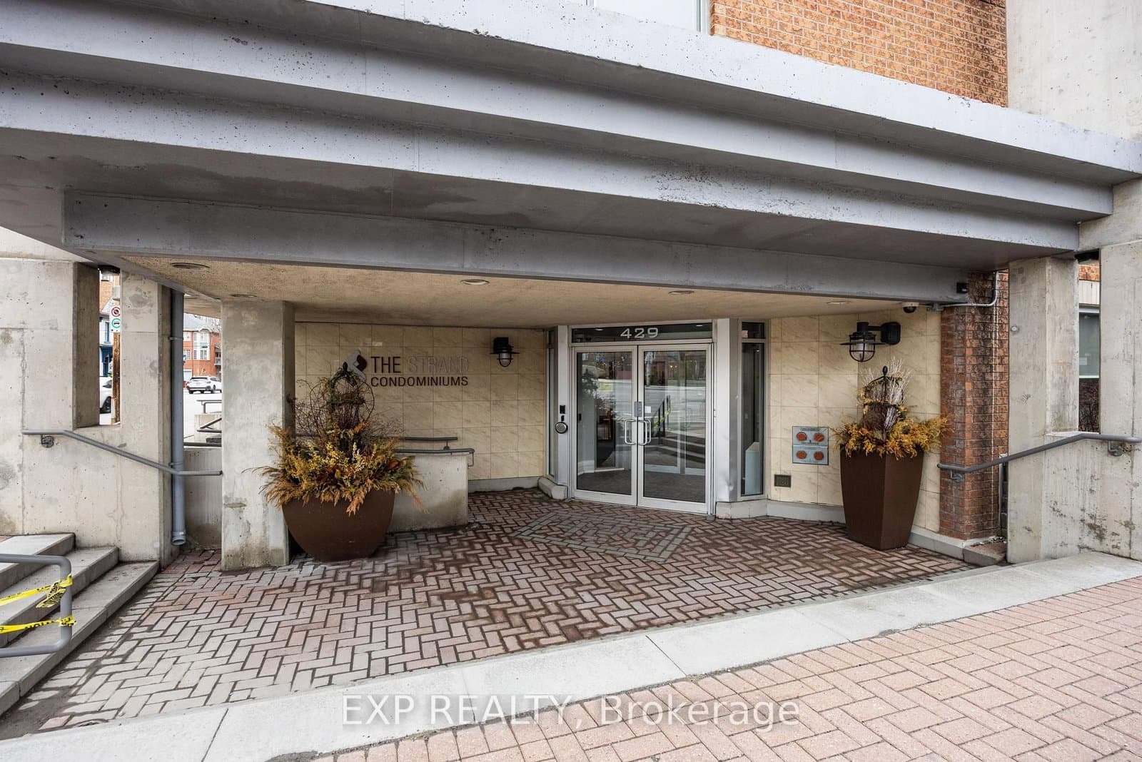 803 - 429 Somerset Street, Ottawa, ON — photo 2