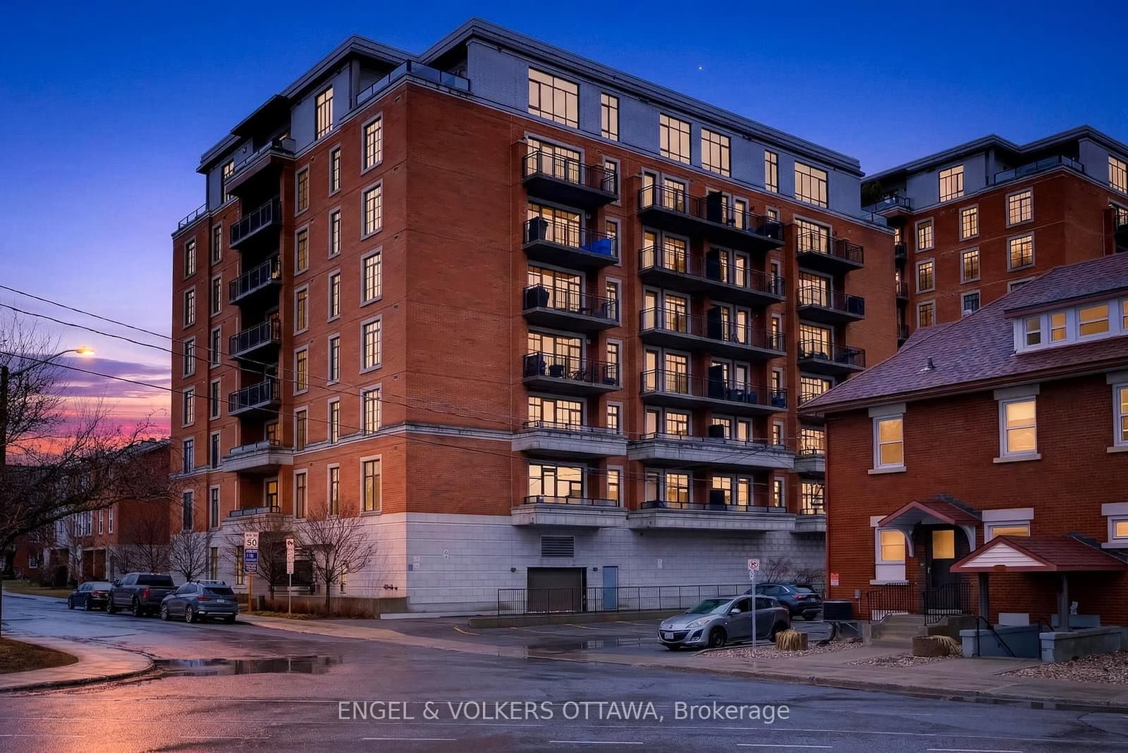 410 - 327 Breezehill Avenue, Ottawa, ON