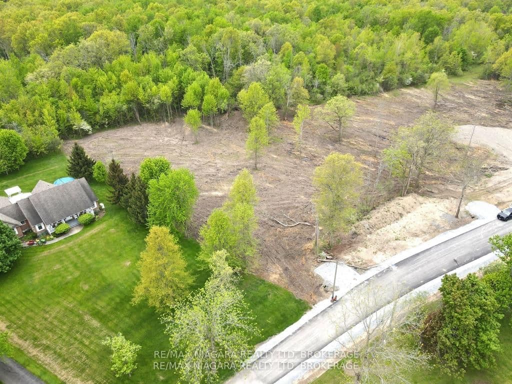 2121 Houck Crescent, Fort Erie, ON — photo 2