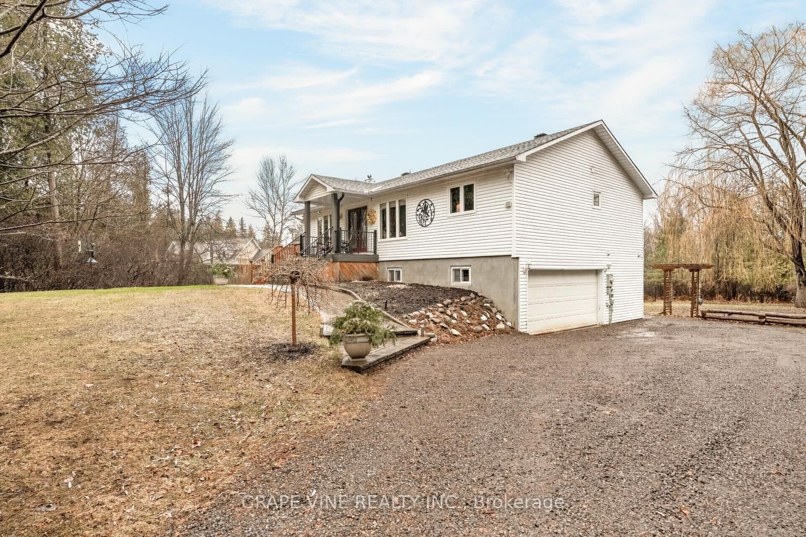 119 Sierra Woods Drive, Carp, ON — photo 2