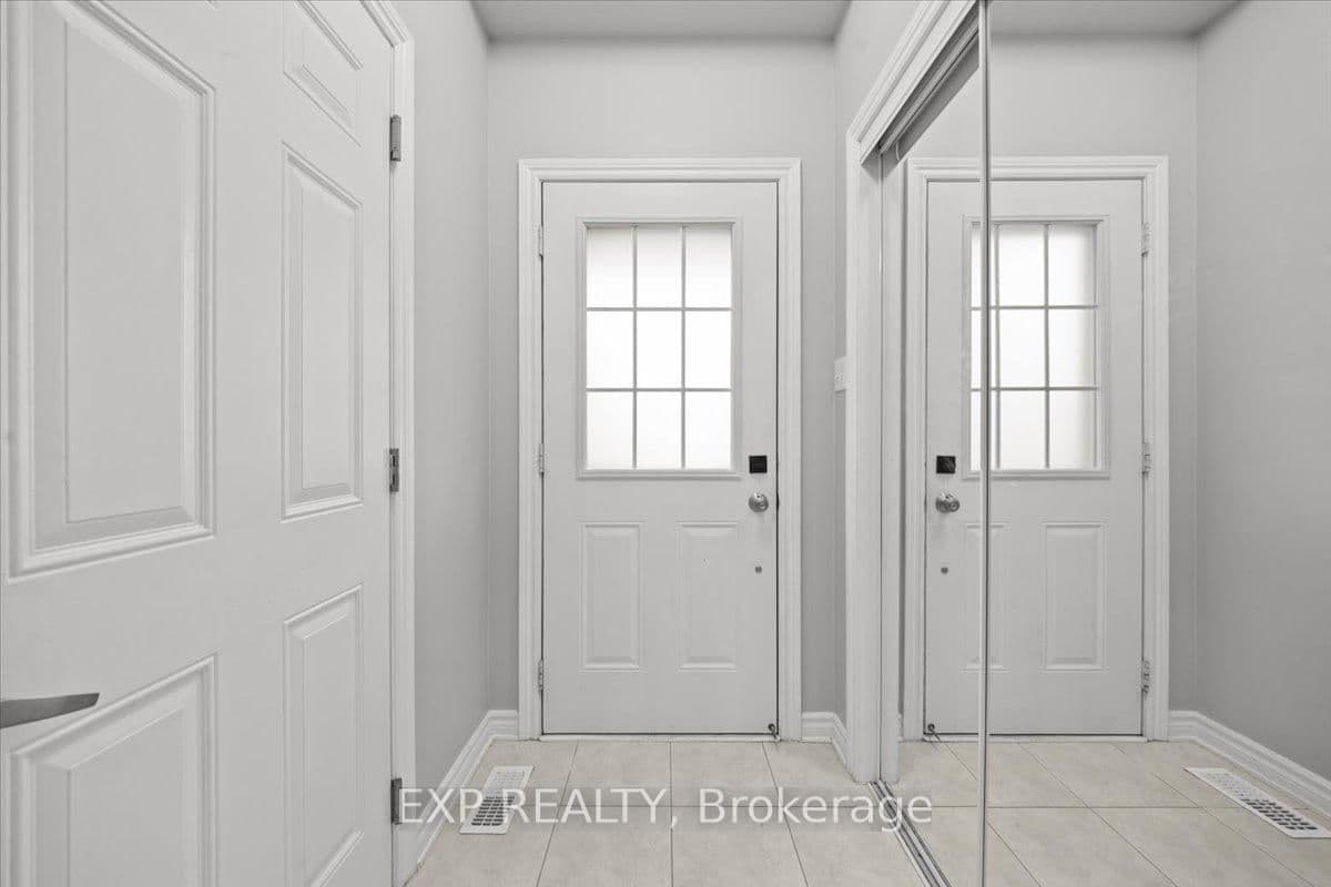 104 Harmattan Avenue, Ottawa, ON — photo 3