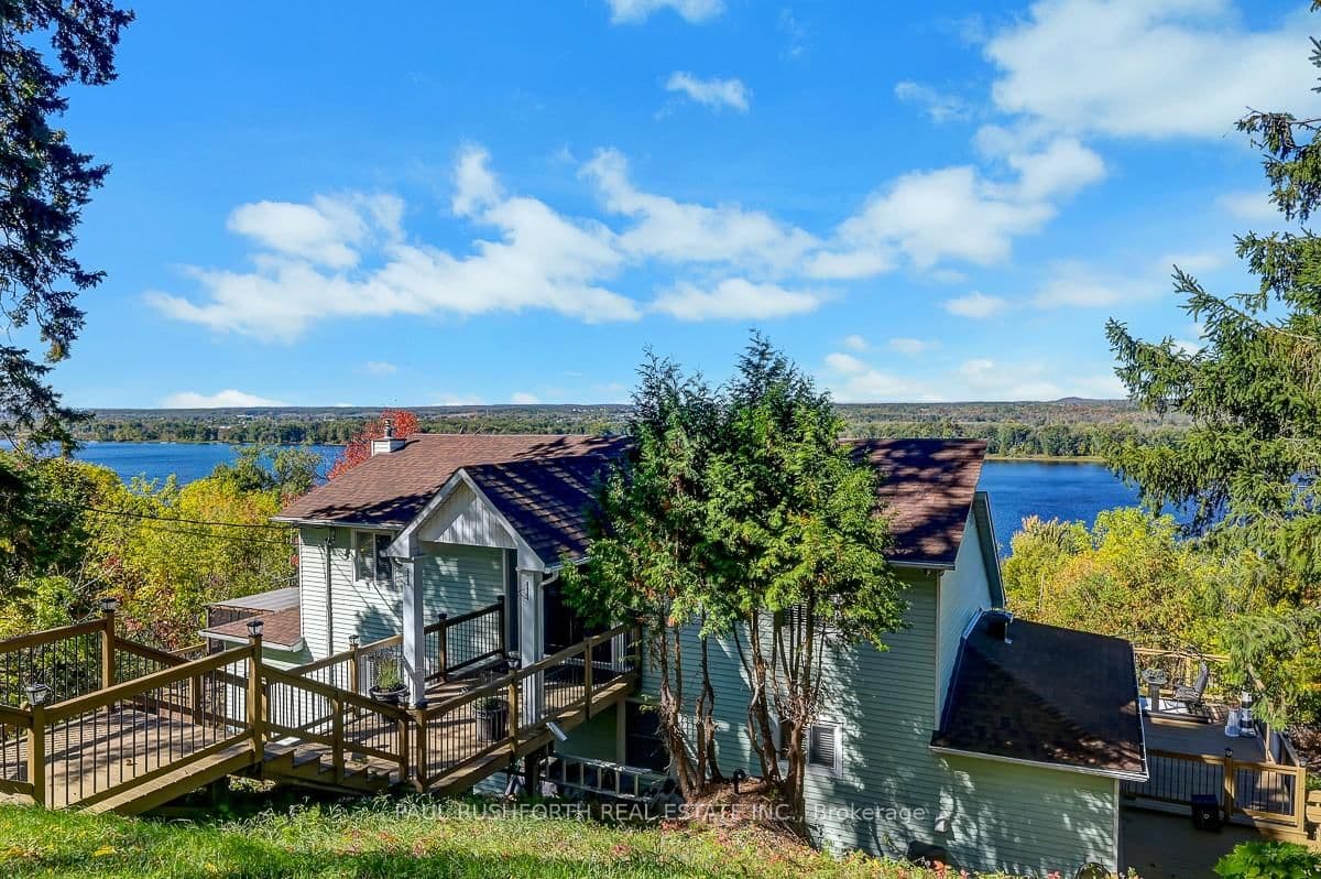 1565 Lilac Lane, Ottawa, ON — photo 2