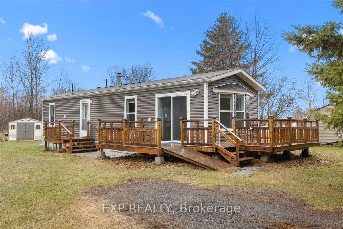 114 Harold Valley Drive, Kinburn, ON