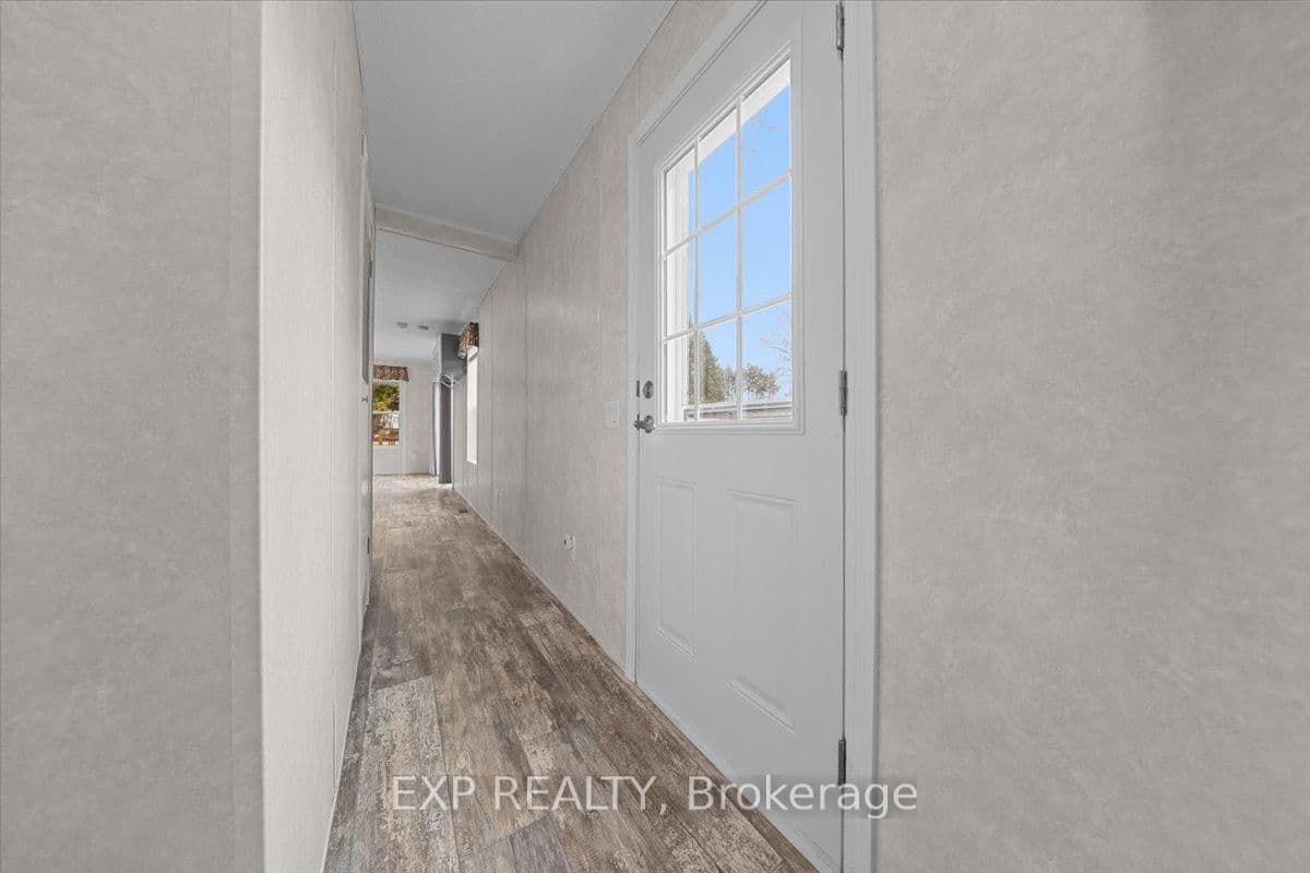 114 Harold Valley Drive, Kinburn, ON — photo 2