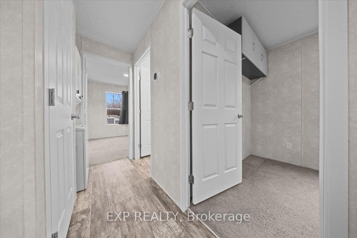 114 Harold Valley Drive, Kinburn, ON — photo 3