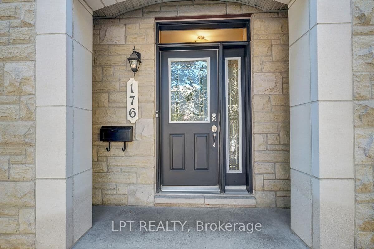 176 Lanark Avenue, Ottawa, ON — photo 2