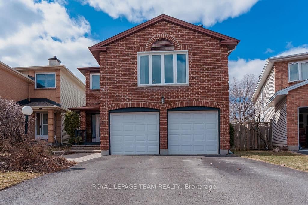 16 Pickwick Drive, Ottawa, ON