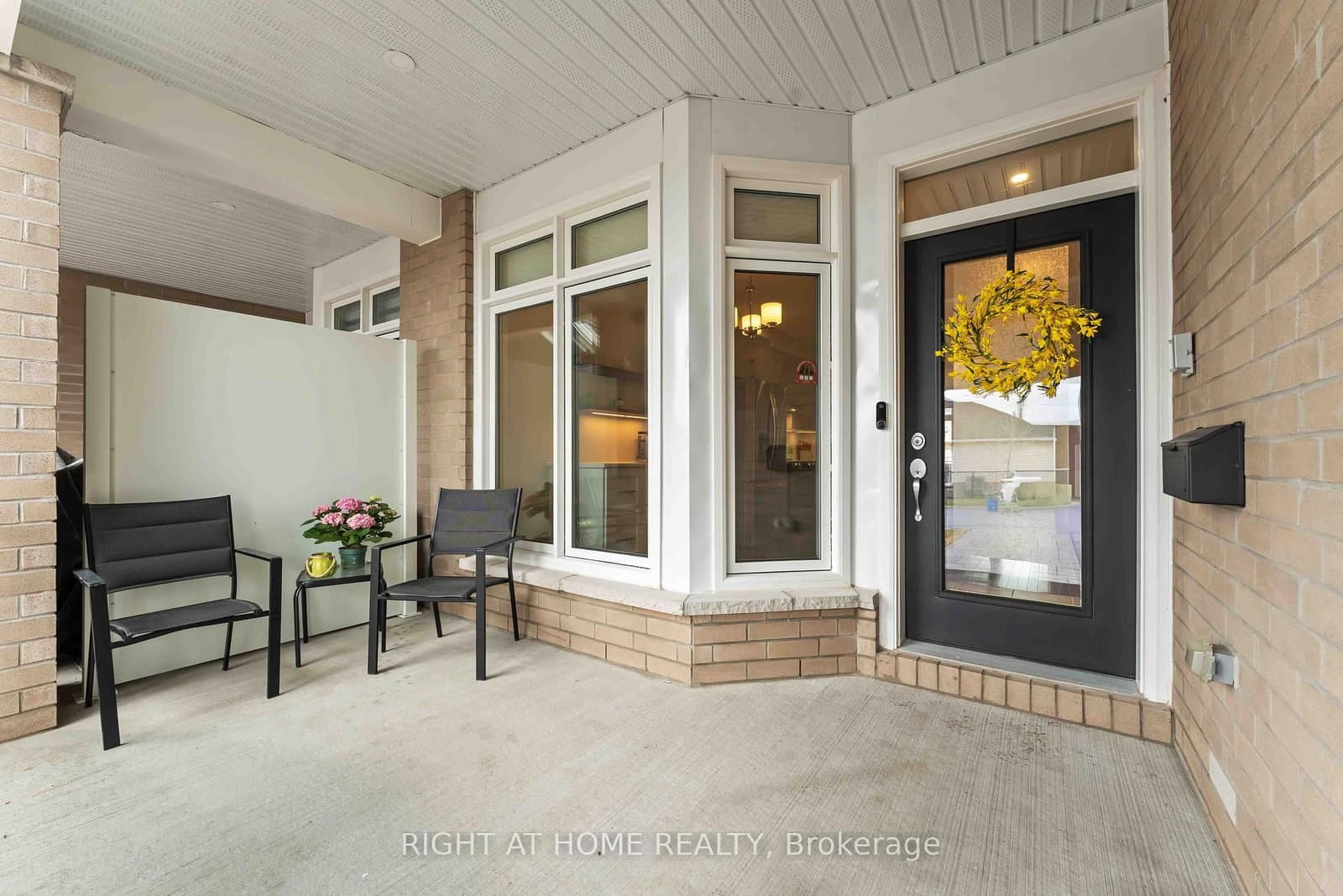 14 Kayenta Street, Ottawa, ON — photo 2