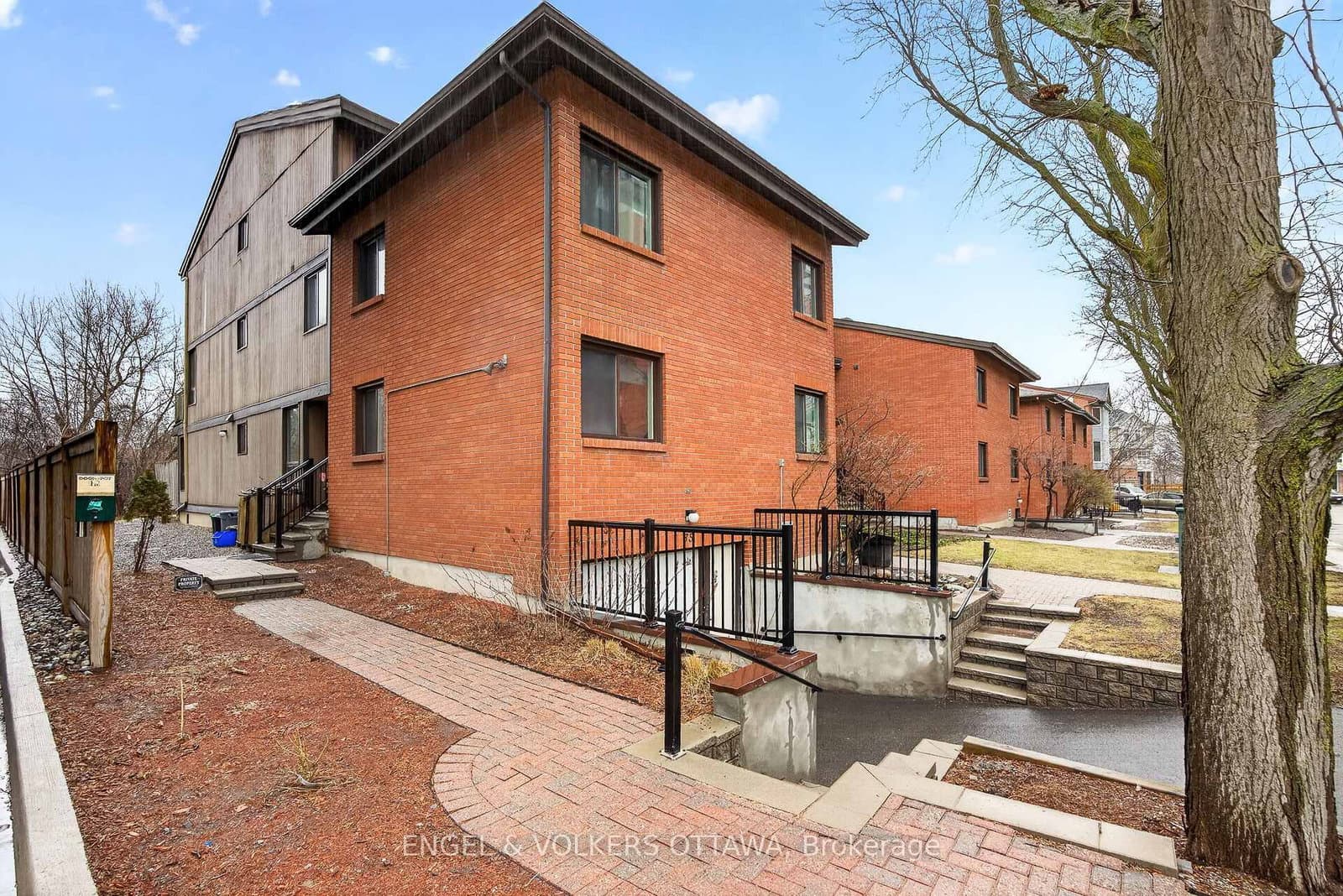 B - 35 Robinson Avenue, Ottawa, ON