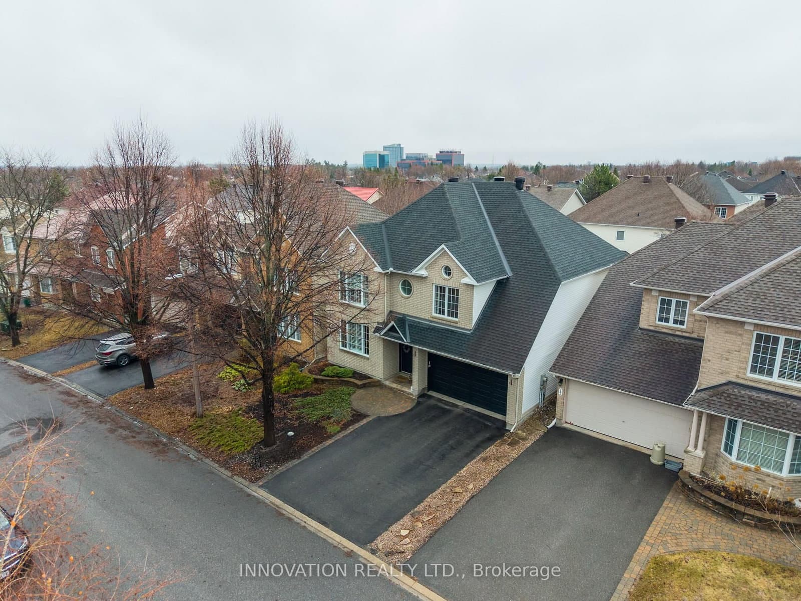 15 Whithorn Avenue, Kanata, ON — photo 2