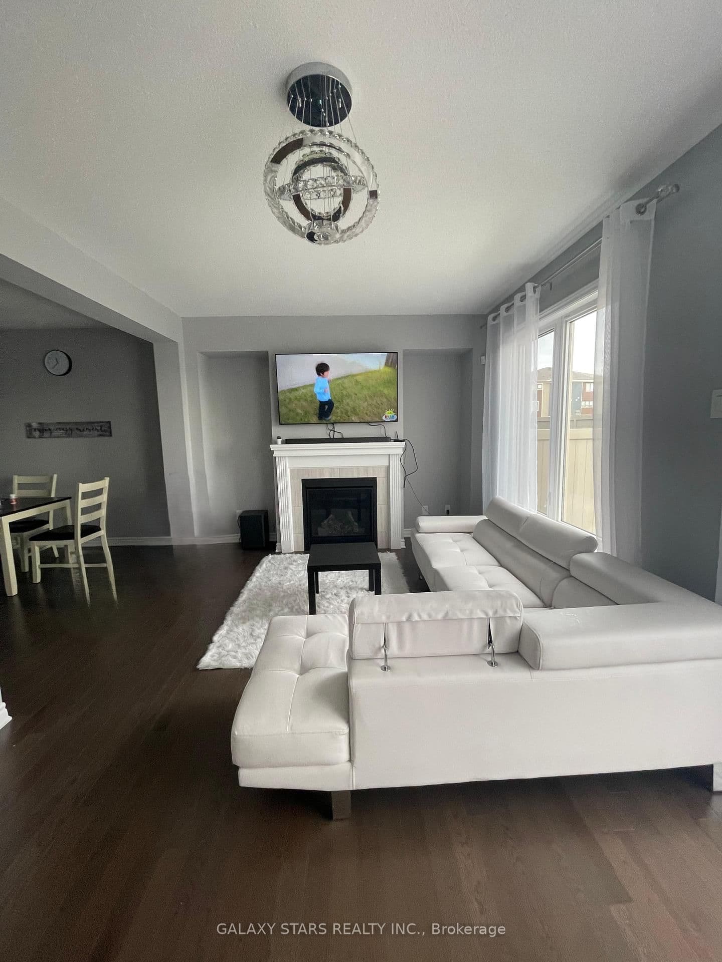 327 Aphelion Crescent, Ottawa, ON — photo 2