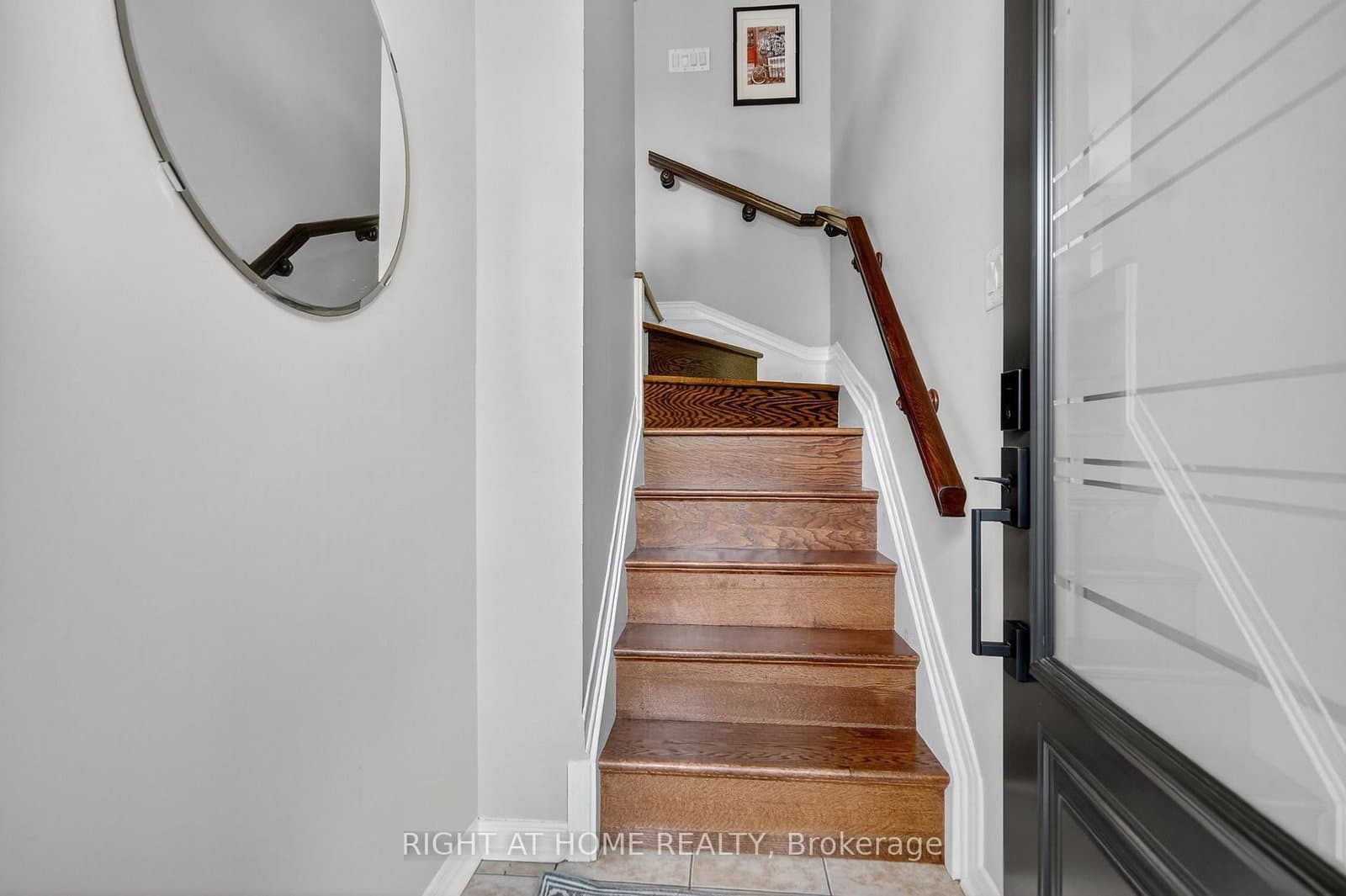 24 Manhattan Crescent, Ottawa, ON — photo 3