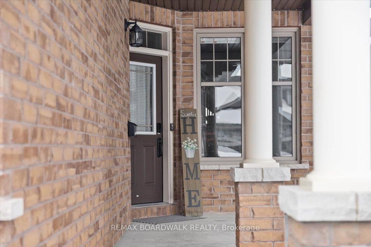 330 Bobolink Ridge, Stittsville, ON — photo 2