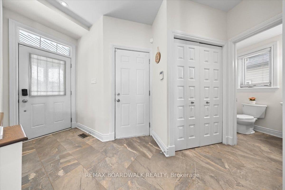 330 Bobolink Ridge, Stittsville, ON — photo 3