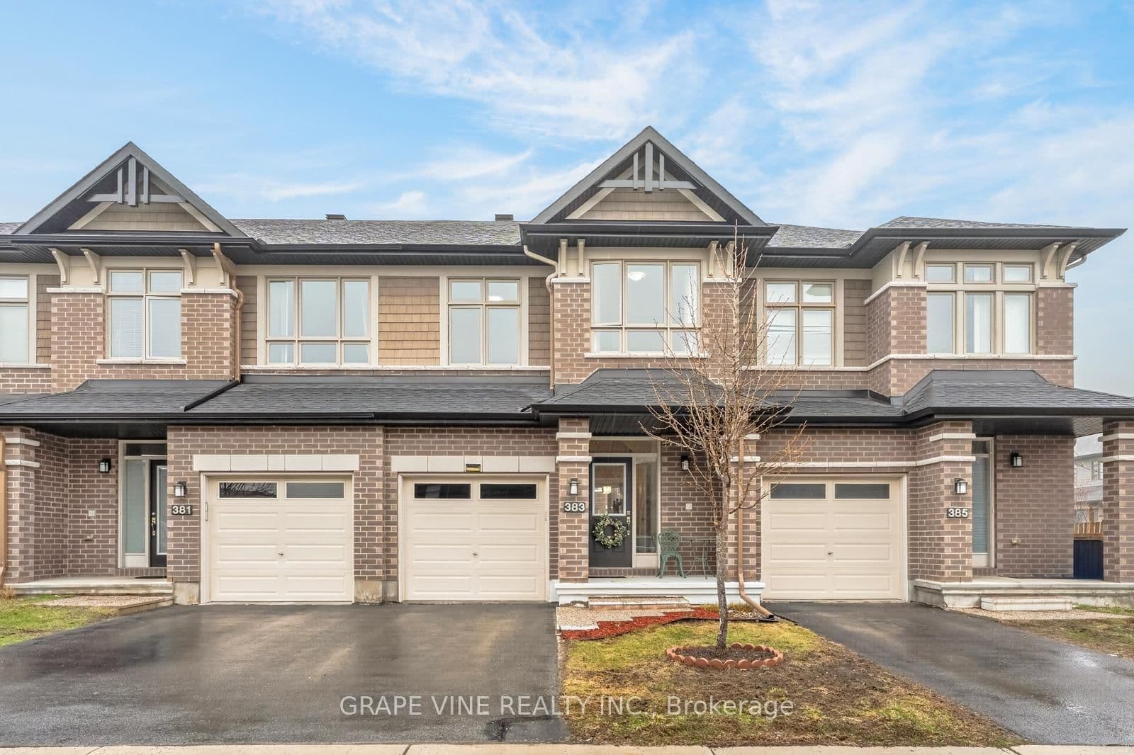 383 MEMORIAL Grove, Ottawa, ON
