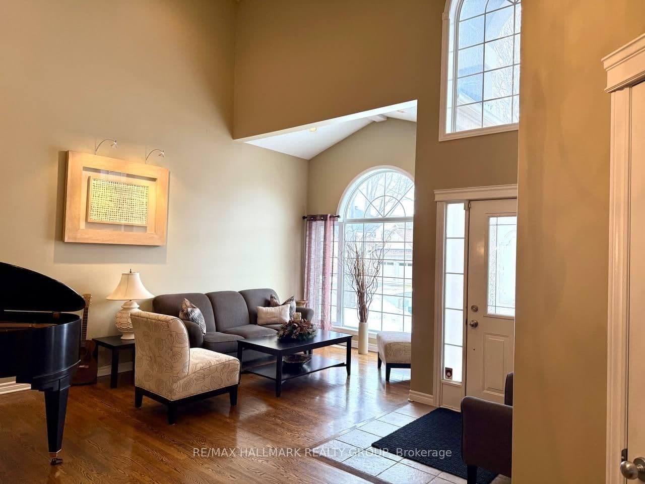 9 Blackshire Circle, Ottawa, ON — photo 2