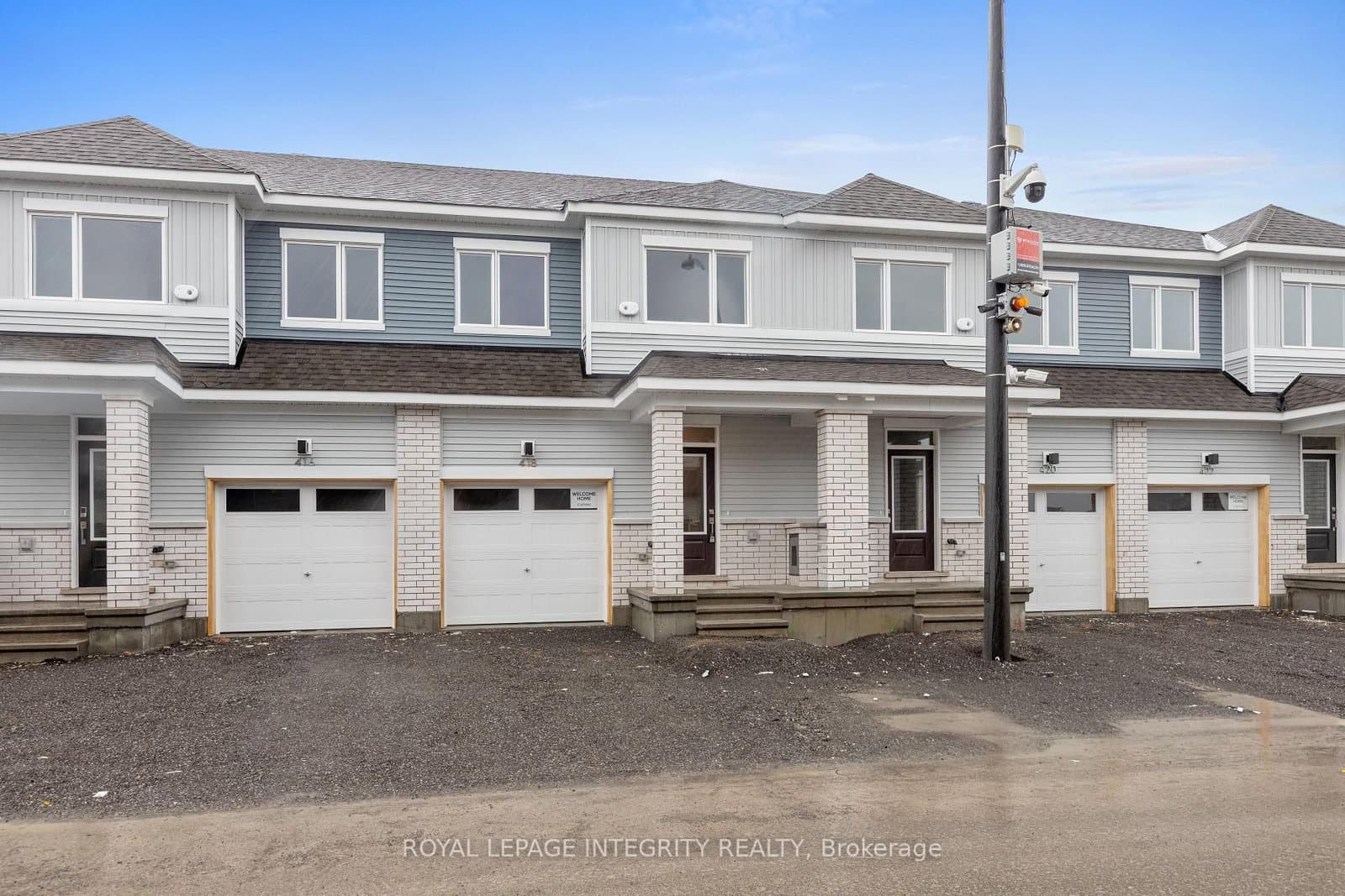 418 Les Emmerson Drive, Ottawa, ON — photo 3