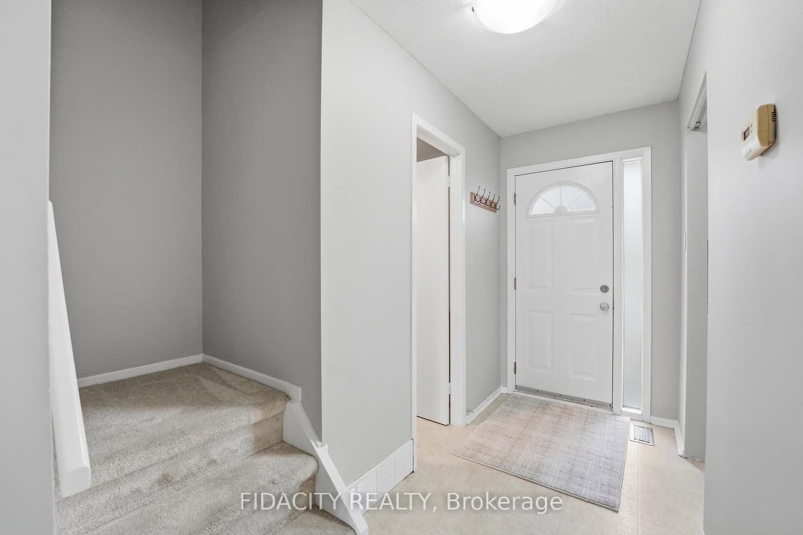 31 - 16 Glencoe Street, Nepean, ON — photo 3