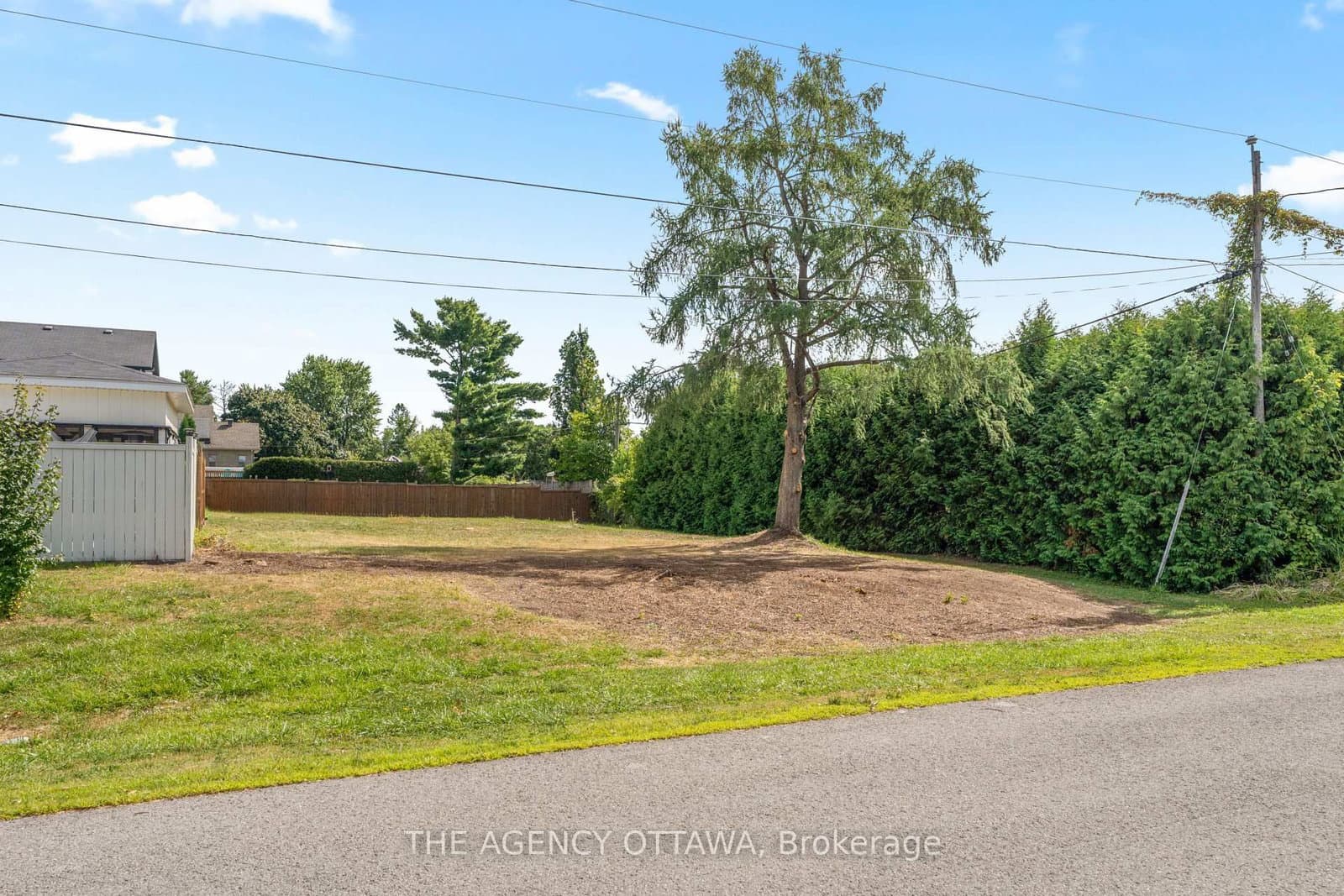 9 Doris Avenue, Ottawa, ON — photo 2