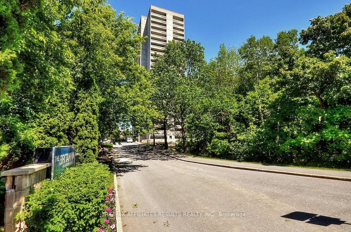 1609 - 415 Greenview Avenue, Ottawa, ON — photo 2