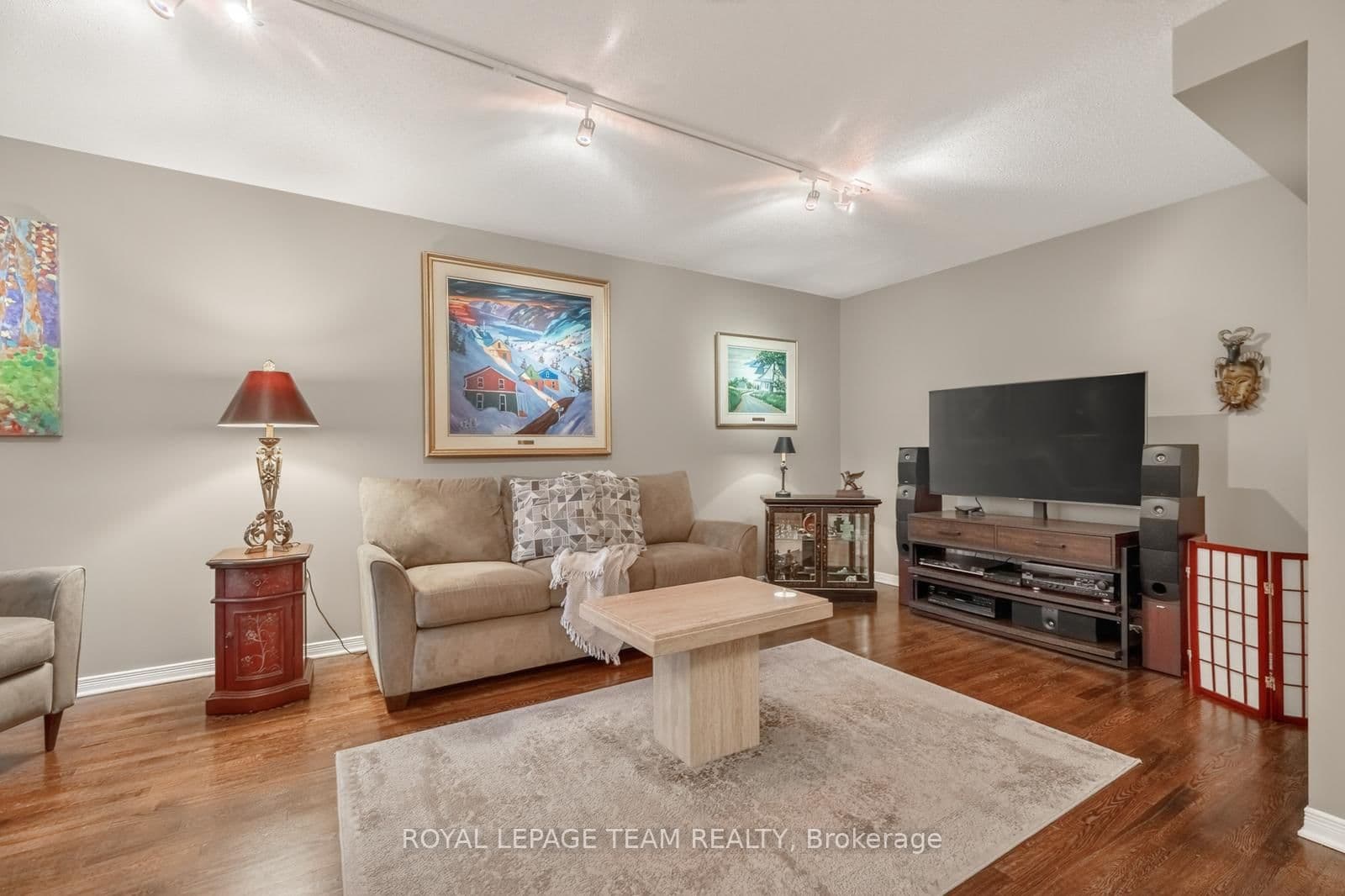 9 BOREALIS Crescent, Ottawa, ON — photo 3